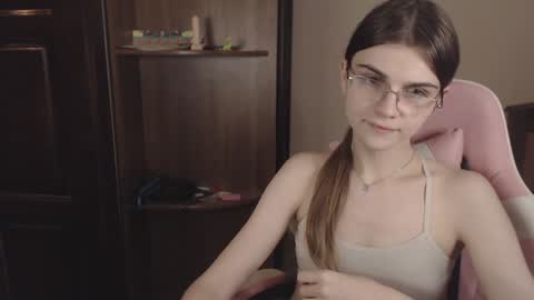 Snapshot of peralez_f chatting on 9, 12, 2024 Farida online show from 9, 12, 2024