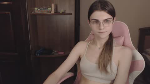 Snapshot of peralez_f chatting on 21, 12, 2024 Farida online show from 21, 12, 2024