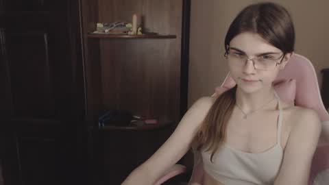 Snapshot of peralez_f chatting on 28, 12, 2024 Farida online show from 28, 12, 2024