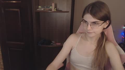 Snapshot of peralez_f chatting on 9, 1, 2025 Farida online show from 9, 1, 2025