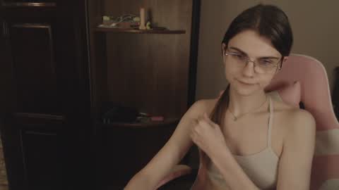 Snapshot of peralez_f chatting on 11, 1, 2025 Farida online show from 11, 1, 2025