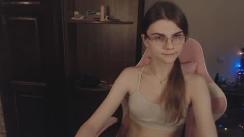 Snapshot of peralez_f chatting on 14, 1, 2025 Farida online show from 14, 1, 2025