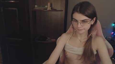 Snapshot of peralez_f chatting on 15, 1, 2025 Farida online show from 15, 1, 2025