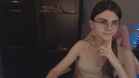 Snapshot of peralez_f chatting on 25, 1, 2025 Farida online show from 25, 1, 2025