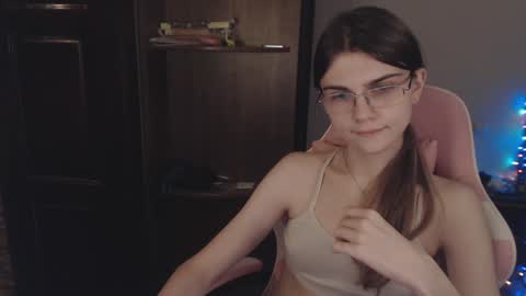 Snapshot of peralez_f chatting on 27, 1, 2025 Farida online show from 27, 1, 2025