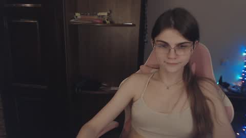 Snapshot of peralez_f chatting on 28, 1, 2025 Farida online show from 28, 1, 2025