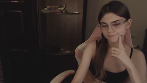 Snapshot of peralez_f chatting on 1, 2, 2025 Farida online show from 1, 2, 2025