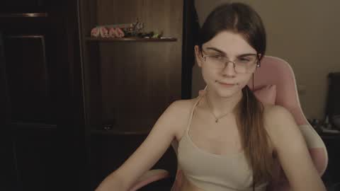 Snapshot of peralez_f chatting on 10, 2, 2025 Farida online show from 10, 2, 2025