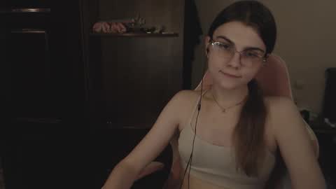 Snapshot of peralez_f chatting on 15, 2, 2025 Farida online show from 15, 2, 2025