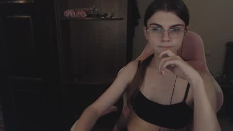 Snapshot of peralez_f chatting on 18, 2, 2025 Farida online show from 18, 2, 2025