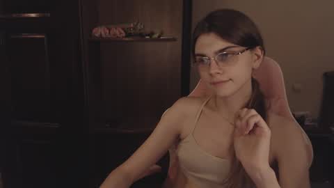 Snapshot of peralez_f chatting on 21, 2, 2025 Farida online show from 21, 2, 2025