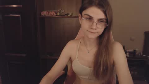 Snapshot of peralez_f chatting on 22, 2, 2025 Farida online show from 22, 2, 2025