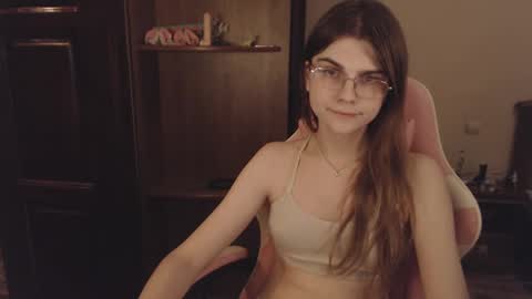 Snapshot of peralez_f chatting on 9, 3, 2025 Farida online show from 9, 3, 2025