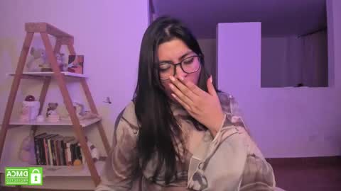 Sarah Ana Banana online show from 2, 3, 2025