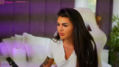 Snapshot of perfectt33n chatting on 1, 10, 2025 Dee online show from 1, 10, 2025