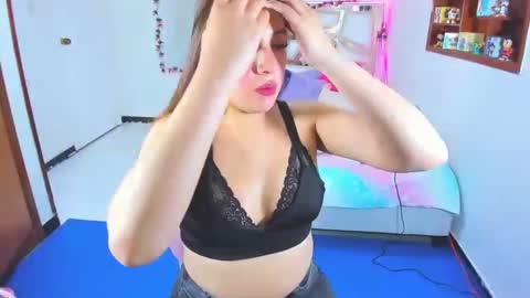 Snapshot of perlabeautiful chatting on 31, 10, 2025 PERLA online show from 31, 10, 2025