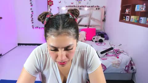 Snapshot of perlabeautiful chatting on 22, 11, 2025 PERLA online show from 22, 11, 2025