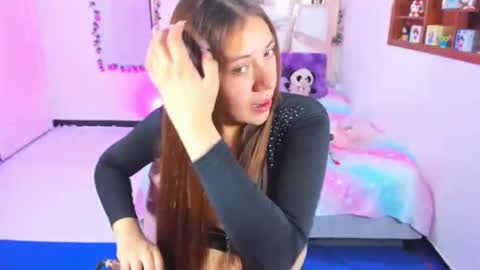 Snapshot of perlabeautiful chatting on 27, 11, 2025 PERLA online show from 27, 11, 2025