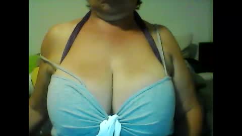 perlita070822 online show from 14, 2, 2025