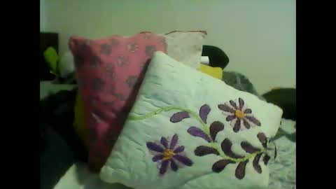 perlita070822 online show from 25, 10, 2025