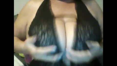 Snapshot of perlita070822 chatting on 17, 4, 2026 perlita070822 online show from 17, 4, 2026
