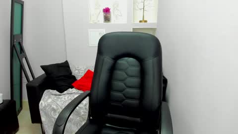 horror flying on the wings of the night.... online show from 5, 4, 2026