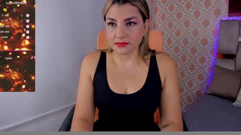 Snapshot of pervert_milf2023 chatting on 16, 12, 2024 Isabella online show from 16, 12, 2024