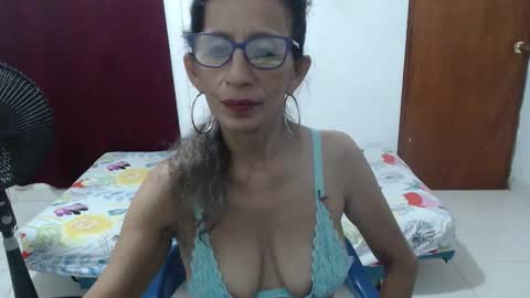 Snapshot of pervert_milf4uu_4 chatting on 17, 11, 2025 luz online show from 17, 11, 2025