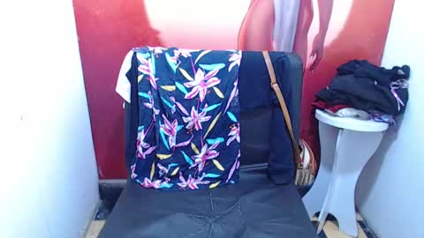 Snapshot of pervertt_linda chatting on 8, 9, 2025 Linda online show from 8, 9, 2025