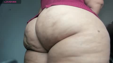 Snapshot of pervertt_mommy chatting on 3, 11, 2025 Alexandra online show from 3, 11, 2025