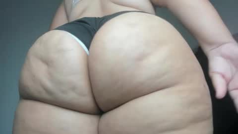 Snapshot of pervertt_mommy chatting on 11, 11, 2025 Alexandra online show from 11, 11, 2025