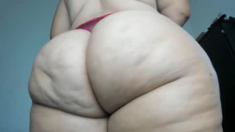 Snapshot of pervertt_mommy chatting on 14, 12, 2025 Alexandra online show from 14, 12, 2025