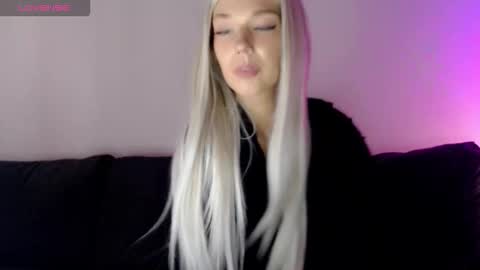 Isabella online show from 28, 10, 2025