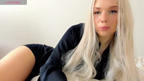 Snapshot of pervyblonde chatting on 13, 5, 2026 Isabella online show from 13, 5, 2026
