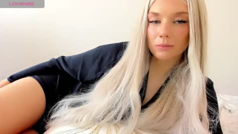 Snapshot of pervyblonde chatting on 14, 5, 2026 Isabella online show from 14, 5, 2026