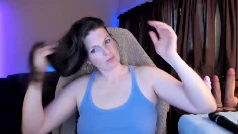 Snapshot of pessimistically_optimistic chatting on 6, 10, 2025 Kelly online show from 6, 10, 2025