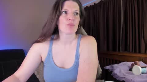 Snapshot of pessimistically_optimistic chatting on 5, 12, 2025 Kelly online show from 5, 12, 2025