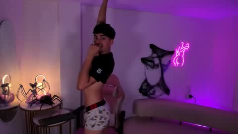 Snapshot of peter_chase chatting on 14, 10, 2025 Peter online show from 14, 10, 2025