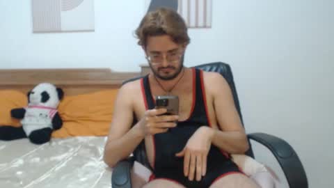 Snapshot of peter_x_annaud chatting on 3, 11, 2025 FELIPE online show from 3, 11, 2025