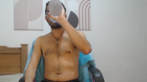 Snapshot of peter_x_annaud chatting on 23, 11, 2025 FELIPE online show from 23, 11, 2025