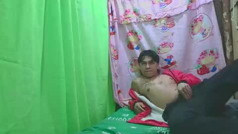 Snapshot of peteresmitd17 chatting on 14, 12, 2025 peteresmitd17 online show from 14, 12, 2025