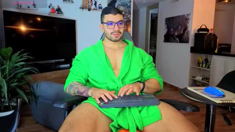 Snapshot of peterjack7 chatting on 5, 12, 2025 Peter Jack online show from 5, 12, 2025