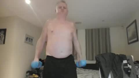 Snapshot of petez0305 chatting on 19, 10, 2025 petez0305 online show from 19, 10, 2025