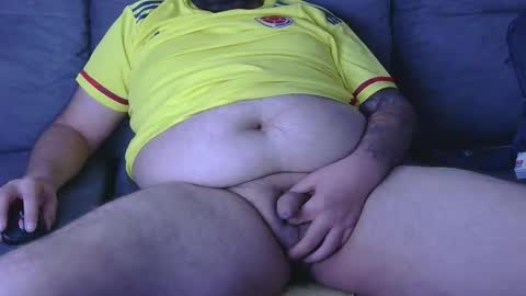 Snapshot of petit1985 chatting on 19, 11, 2025 Francescco online show from 19, 11, 2025