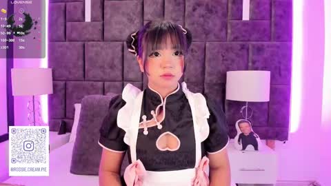 Snapshot of petit_rosseowo chatting on 6, 3, 2025 Im Rosse but u can call me Rossie or Rosita . online show from 6, 3, 2025