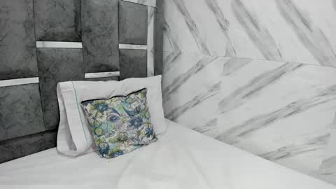 Snapshot of petite_amor chatting on 22, 2, 2025 petite_amor online show from 22, 2, 2025