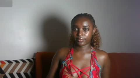 Snapshot of petite_asshley1 chatting on 18, 6, 2026 Ashley online show from 18, 6, 2026