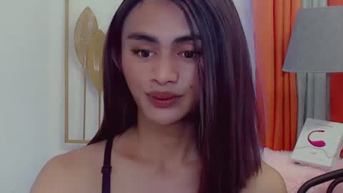 petite_barbie88 online show from 15, 6, 2026