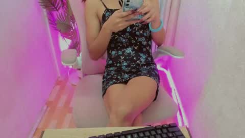 petite_barbie88 online show from 22, 7, 2026