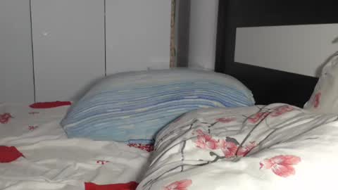 Snapshot of petite_danielle chatting on 25, 6, 2026 petite_danielle online show from 25, 6, 2026
